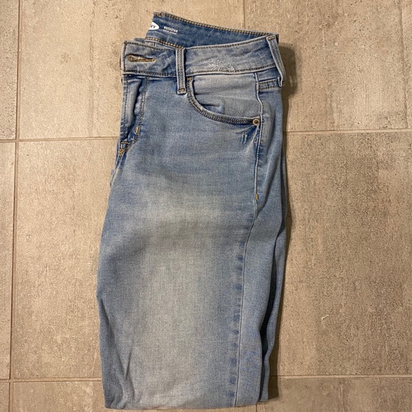 Old Navy Rockstar Super Skinny Jeans - Picture 2 of 5